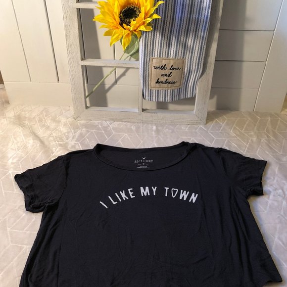 π3 for $15π "I Like My Town" Graphic Cropped Tee - Picture 2 of 9